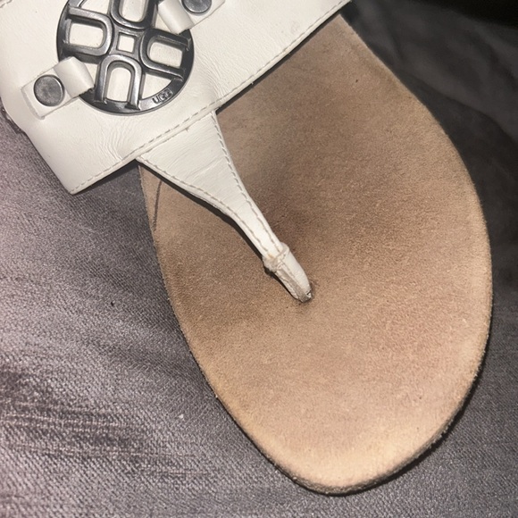 UGG sandals 🩴 - Picture 4 of 5
